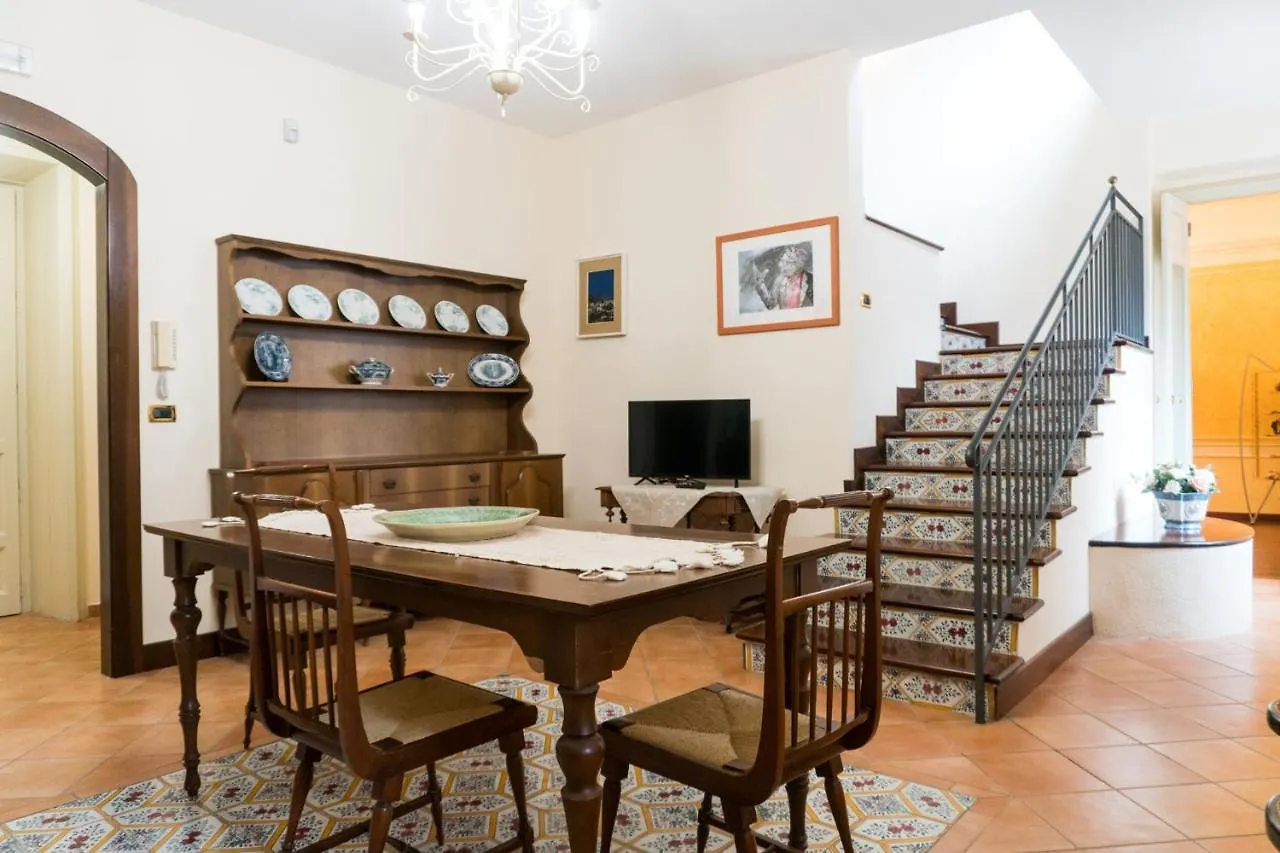Bed and Breakfast Palazzo Bella à Campobello di Licata Couette-café